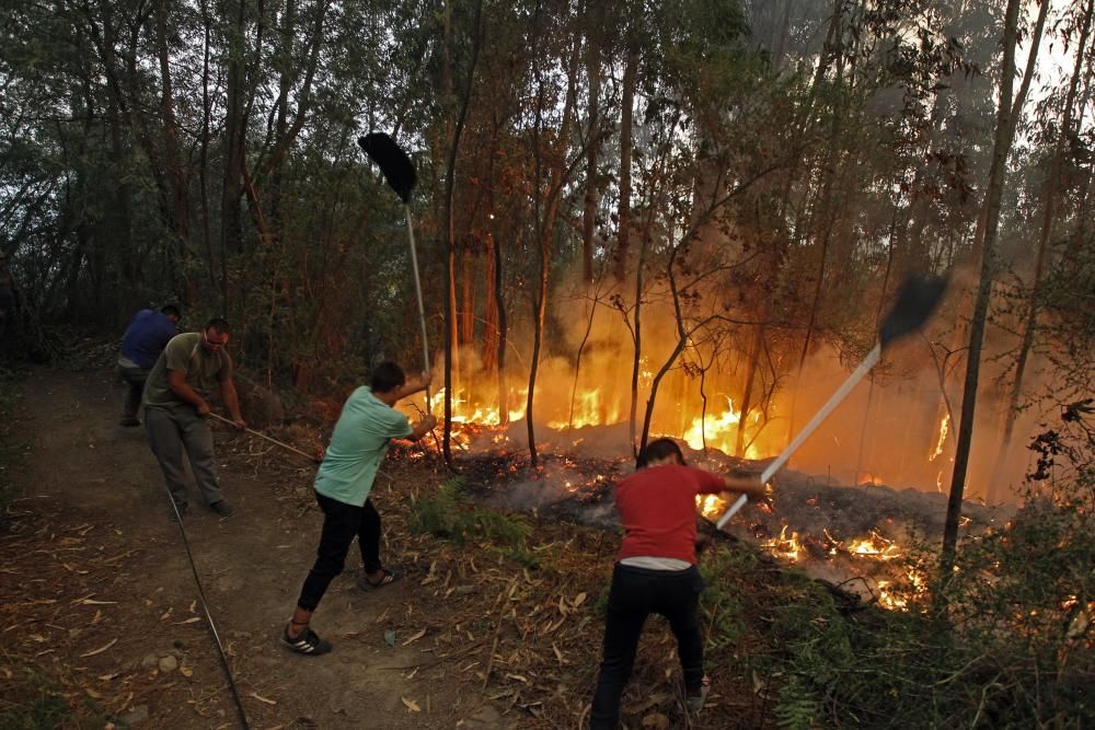 El fuego arrasa 6.000 Ha en Galicia en 4 días