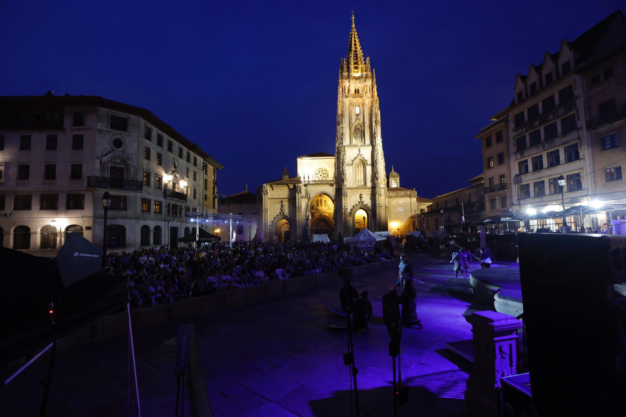 EN IMÁGENES: Oviedo se rinde ante el regreso de Alfonso II