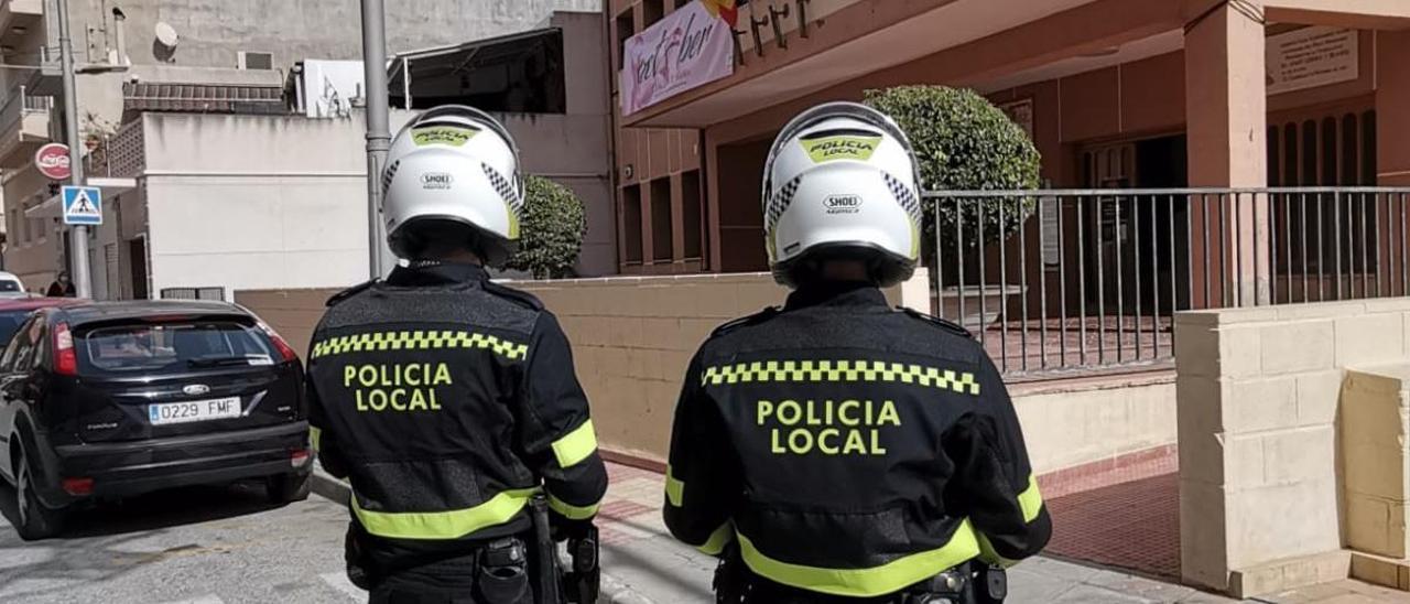 Dos policías de El Campello