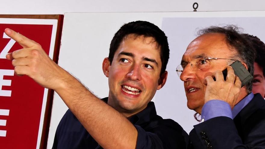 Manuel Aarón Fajardo, hijo de un senador del PSOE, utilizó un móvil de su madre para operar en la trama de Zapatero
