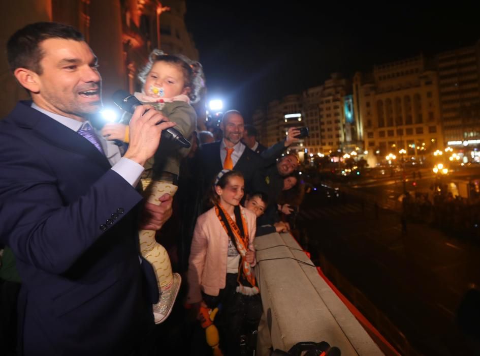 Celebración del triunfo en la Eurocup del Valencia Basket en València