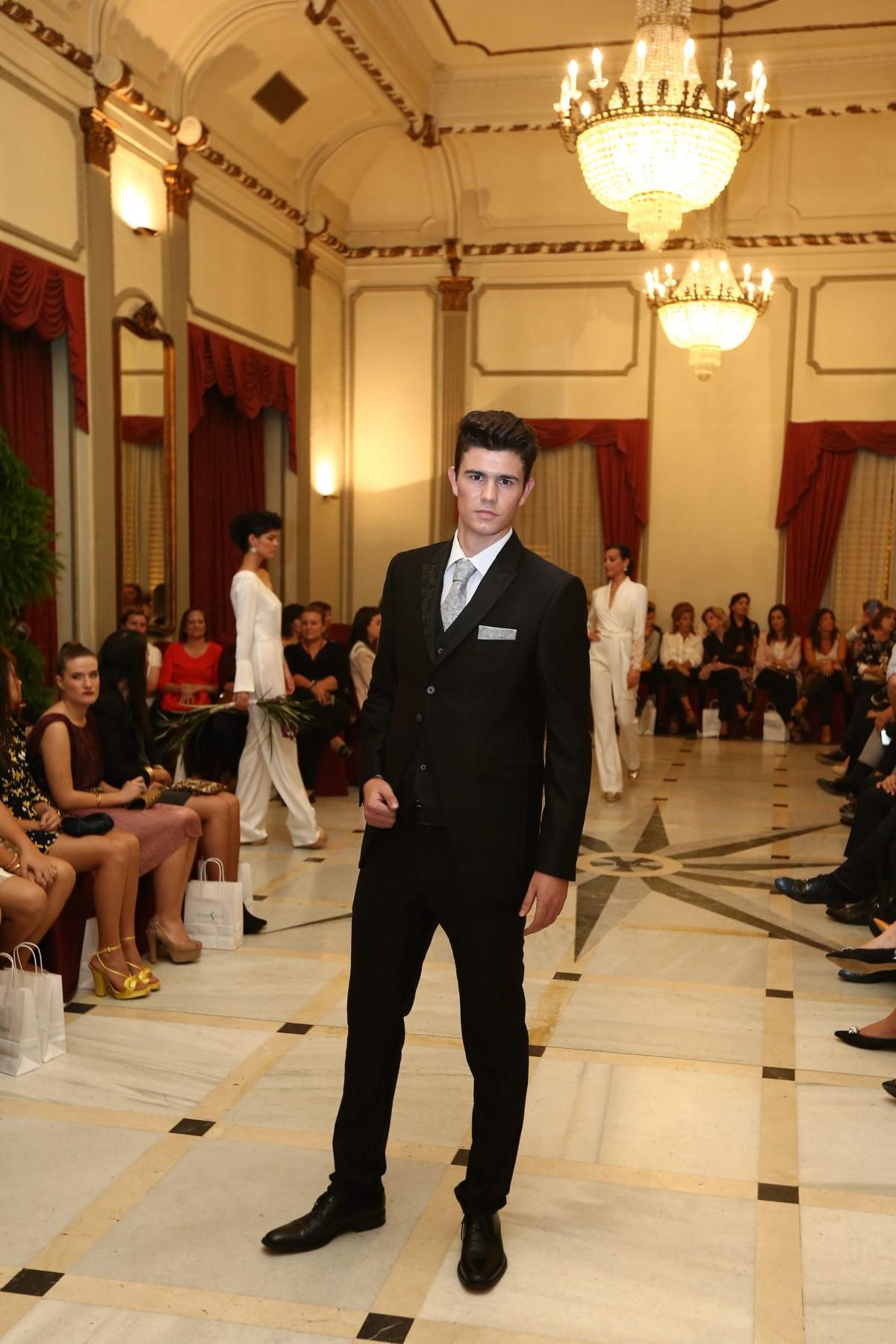 Desfile de Higinio Mateu y Joyería Font en el Casino