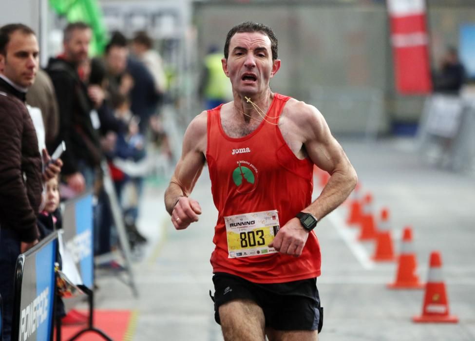 Más de 250 atletas se dieron cita en la mañana del domingo en el Ifevi para participar en la 5K-10K Carrera Popular Galiexpo Running.