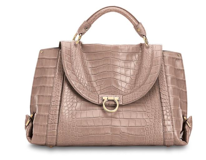 Soft Sofia Saddle de Ferragamo, cocodrilo