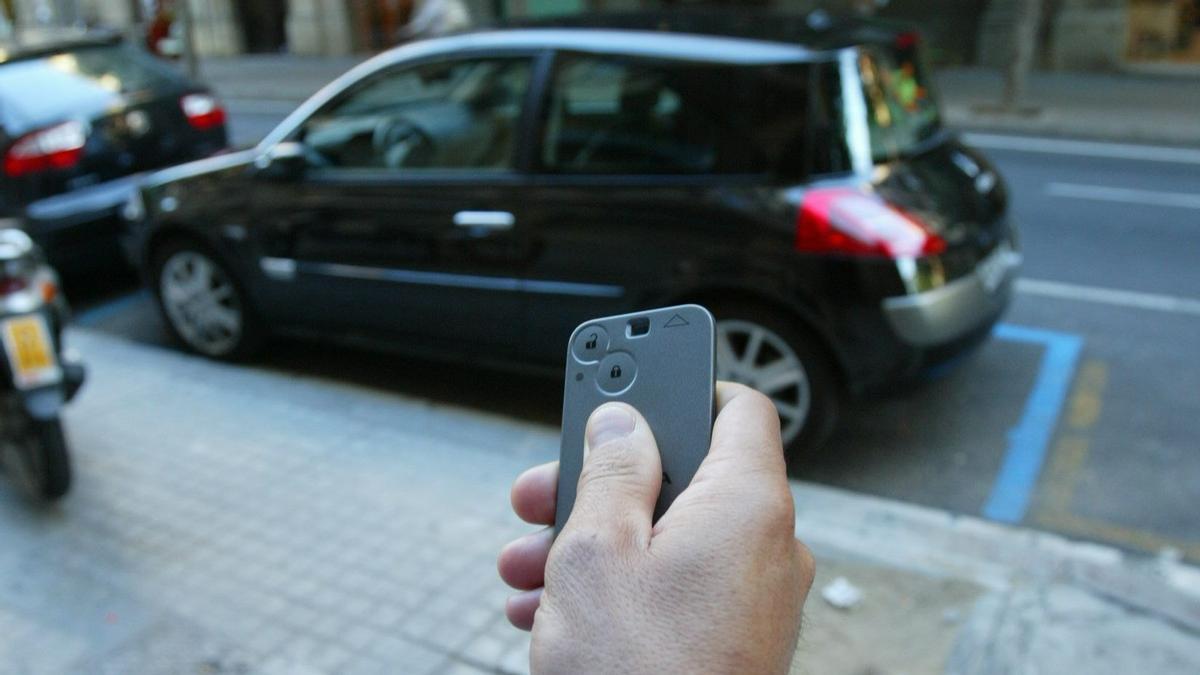 L’OCU alerta de la facilitat amb què es pot robar un cotxe connectat a internet