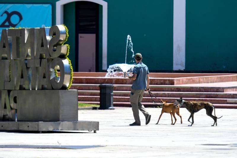 08-05-20  LAS PALMAS DE GRAN CANARIA. ZONA PARQUE DE SANTA CATALINA-PLAYA DE LAS CANTERAS . LAS PALMAS DE GRAN CANARIA. Fotos del día.  Fotos: Juan Castro.  | 08/05/2020 | Fotógrafo: Juan Carlos Castro