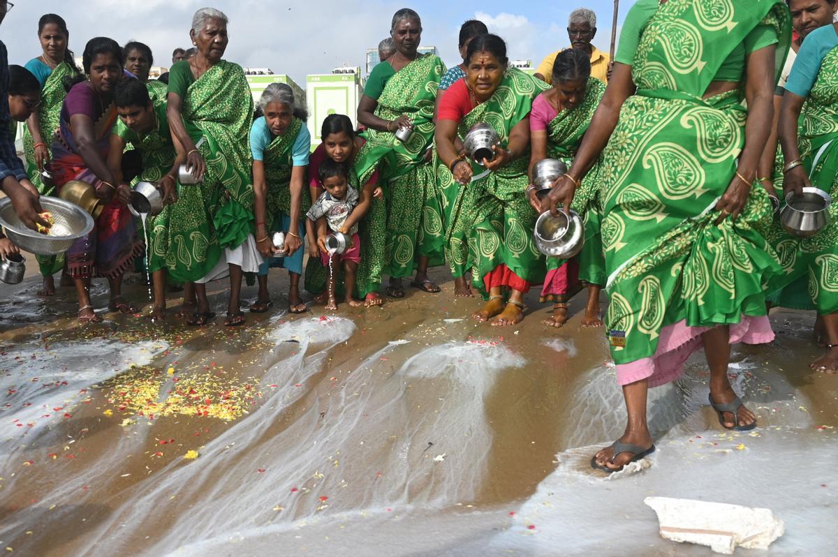 Plegarias en Chennai (Índia) en homenaje a las víctimas del tsunami del 2004 en el Índico