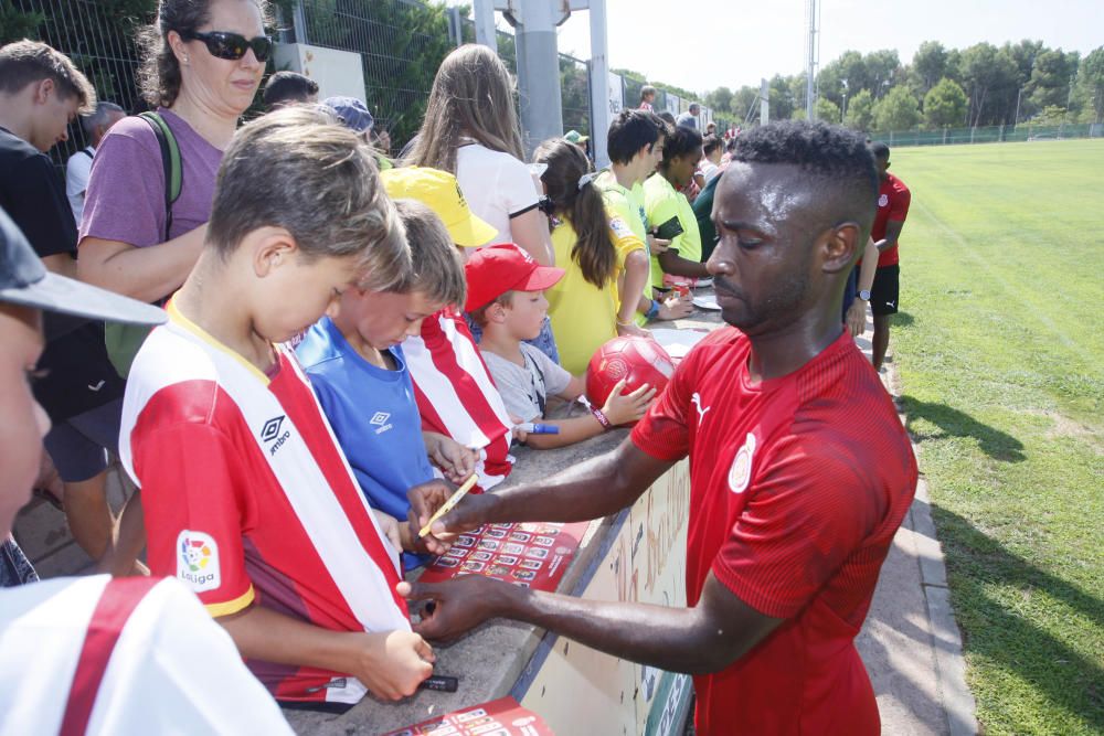 Entrenament de portes obertes del Girona FC a l'Escala