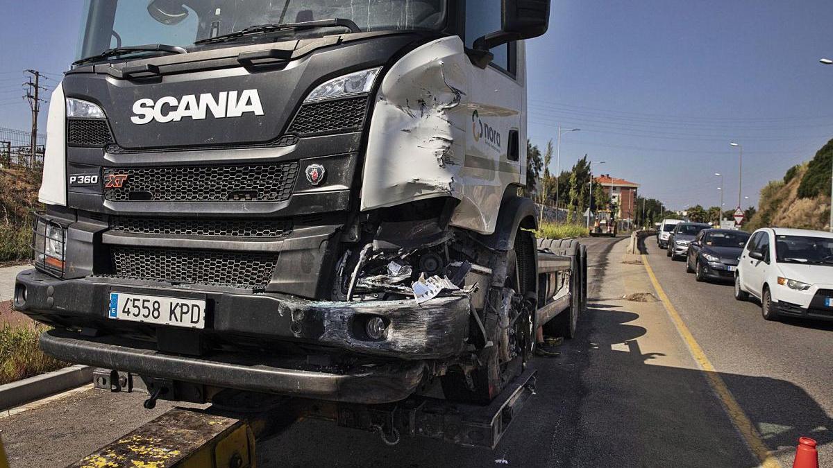 Accident mortal a Blanes el juliol entre un camió i una furgoneta que van xocar frontalment, i el conductor de la furgoneta va morir.