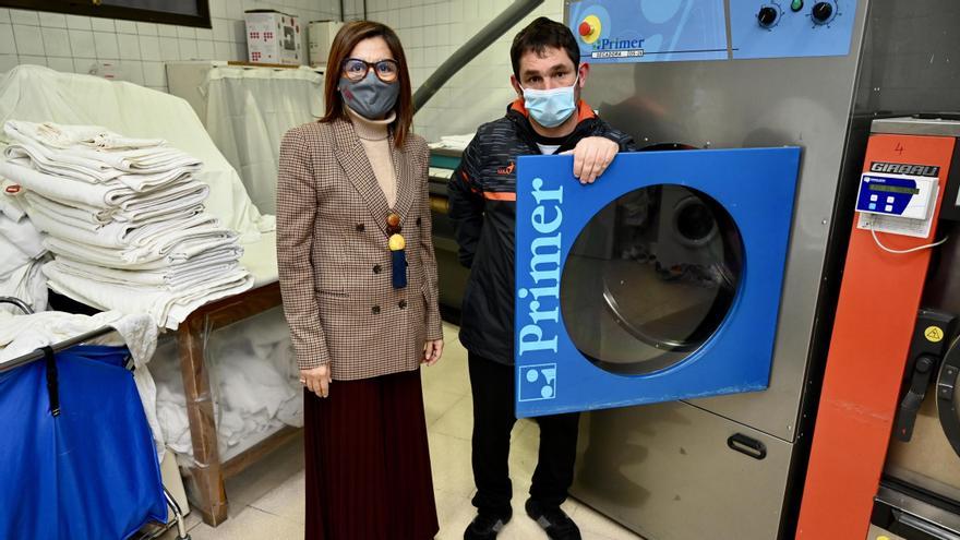 Fernando Moreno junto a la directora del Hotel Galicia Palace, Patricia Sierra.