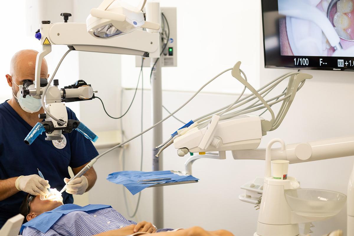 La Clínica Dr. Rull desarrolla todas las especialidades de odontología.