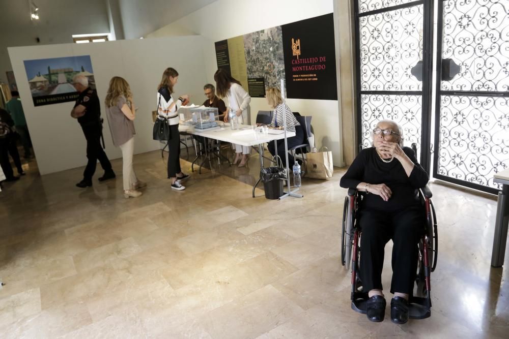 Las imágenes que nos dejan las elecciones autonómicas, europeas y municipales en la Región de Murcia