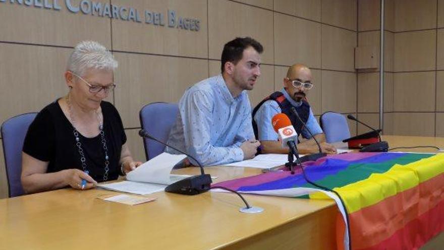 Mercè Rosich, Albert Marañón i Miquel de Paz, a la presentació dels actes del dia contra la LGTBIfòbia