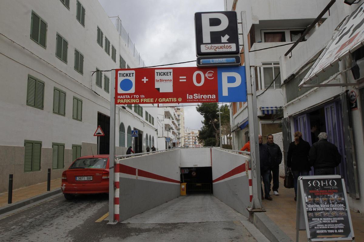 Entrada del aparcamiento subterráneo de la plaza de España, en una imagen de archivo.
