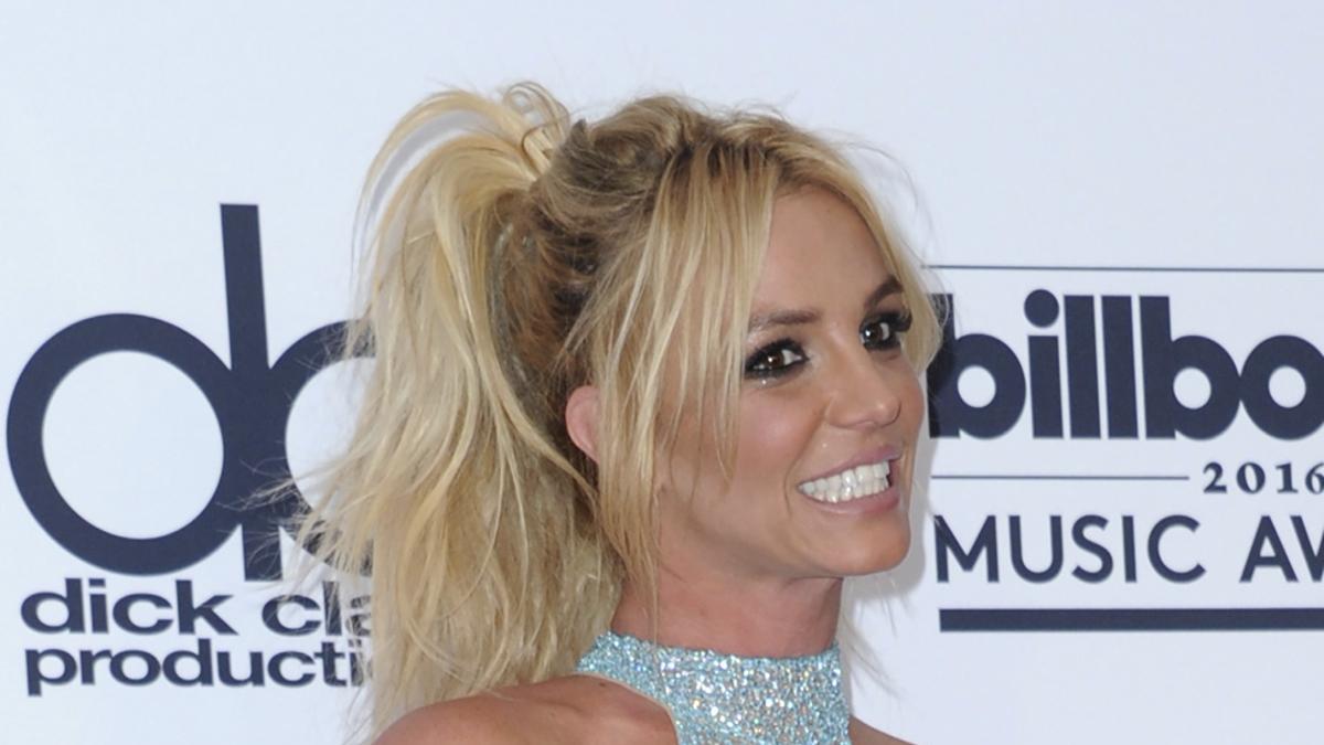 Britney Spears recoge su premio Millenium en los Billboard Music Awards 2016