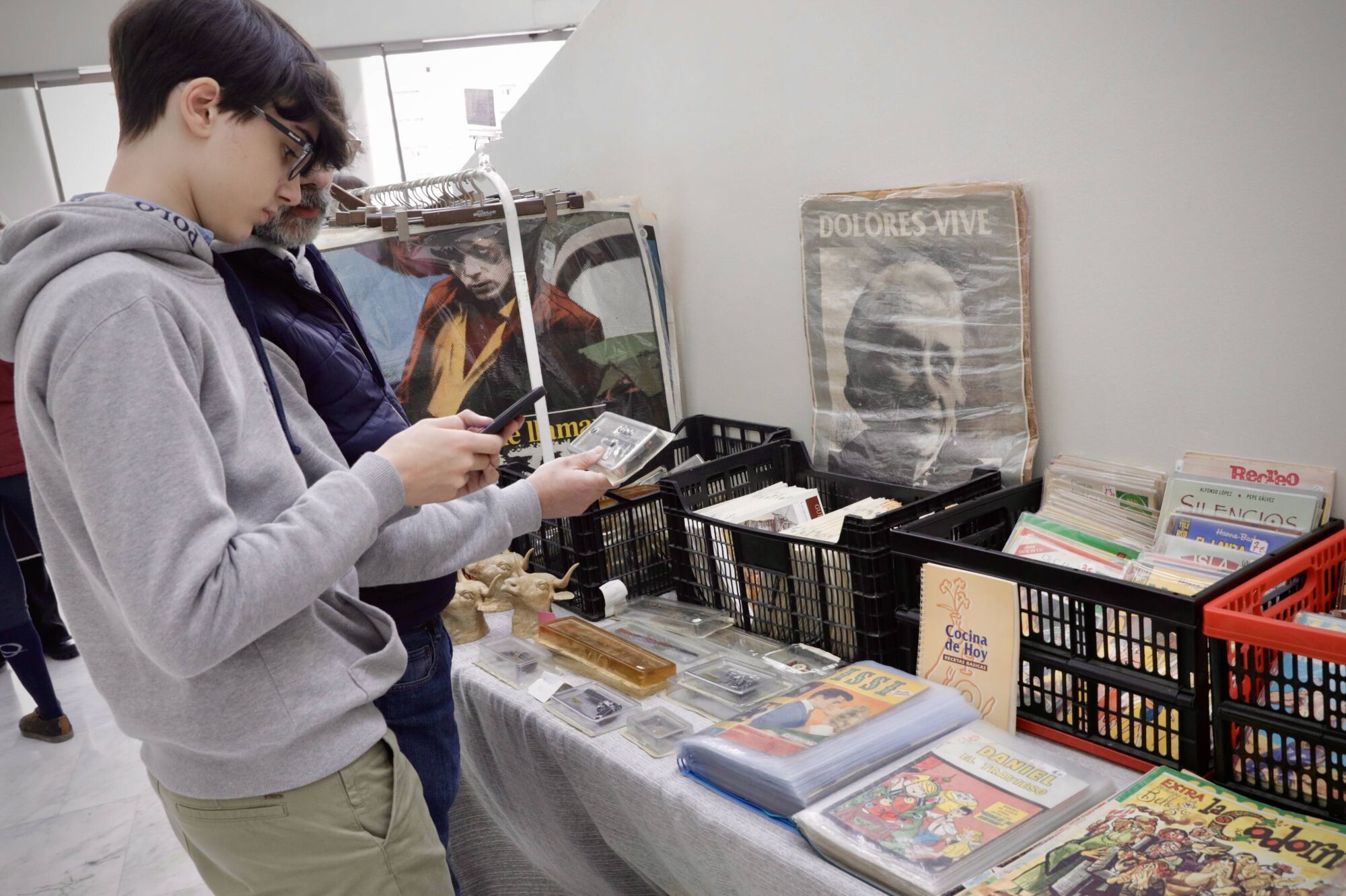 OVIEDO. FERIA DE ANTIGÜEDADES. CALATRAVA