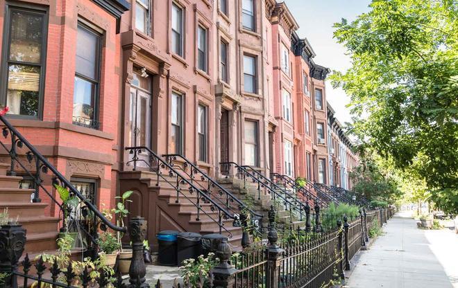 brownstones apartment in brooklyn