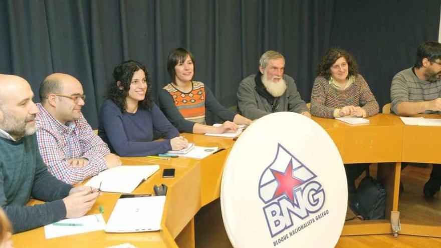 Ana Pontón, cuarta por la izquierda, ayer en la primera reunión de la Executiva del BNG.