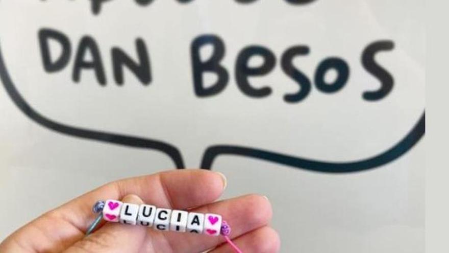 La pulsera que la niña le hizo a Lucía