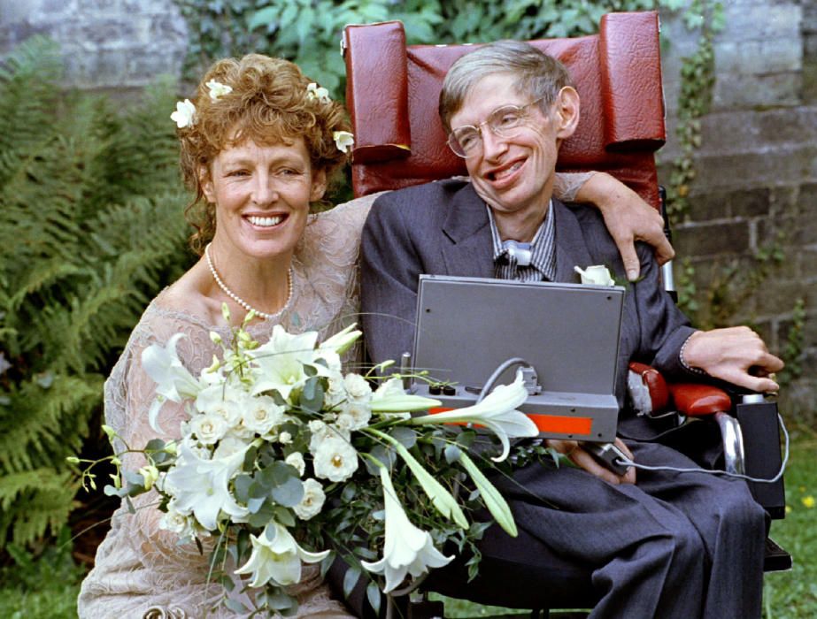 FILE PHOTO: Stephen Hawking and his new bride ...