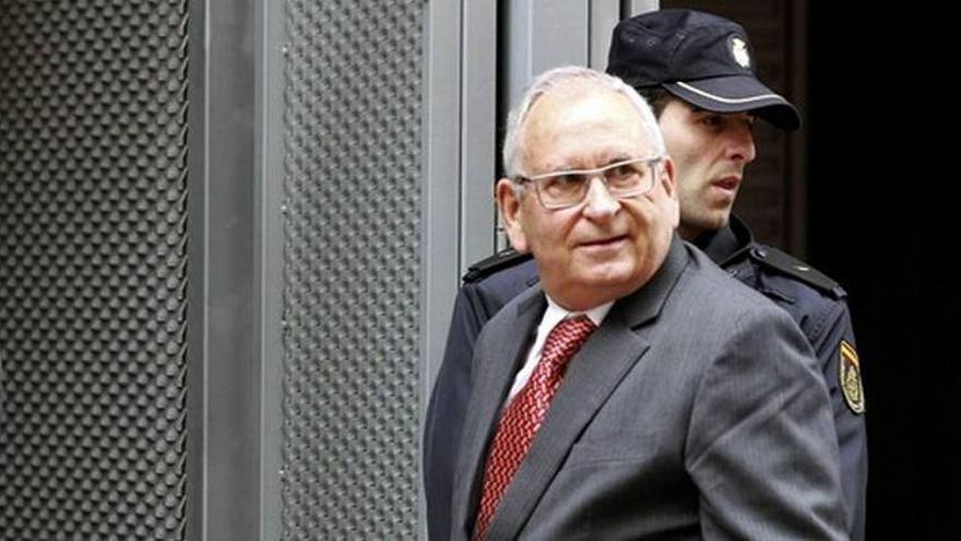 El juez Ruz impone una fianza civil de 8 millones de euros al extesorero de AP Ángel Sanchís