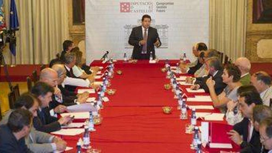 Diputación firma una inversión de 700.000 euros para obras de urgencia en 22 municipios
