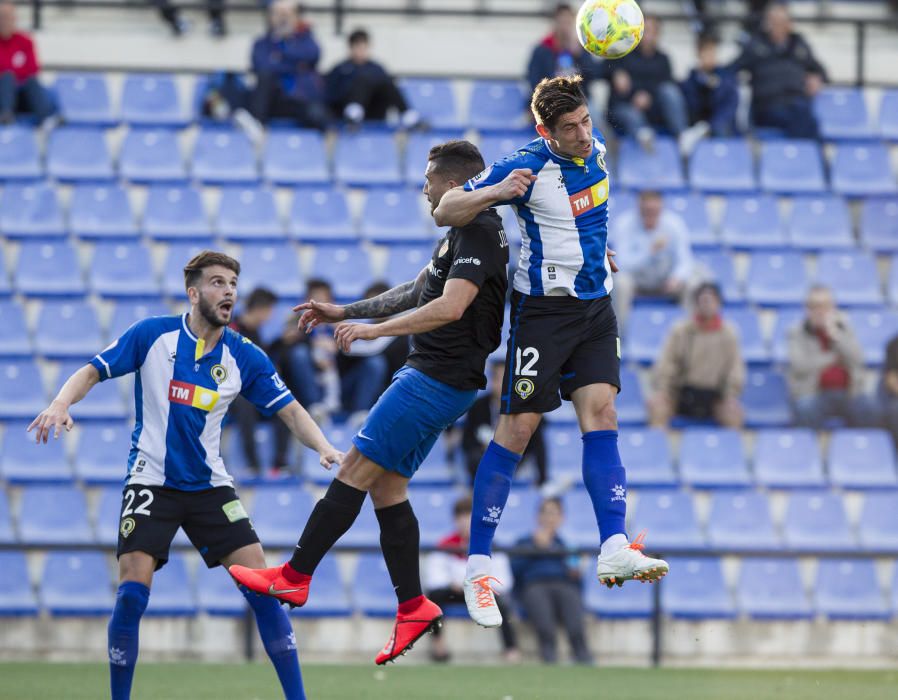 Los blanquiazules desperdician la oportunidad de huir del descenso y no pasan del empate ante un Andorra con uno menos desde el 52'