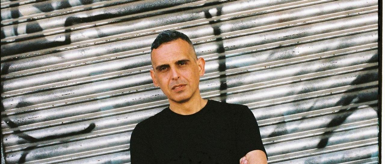 El escritor y dibujante Juarma, en Ibiza: «Hasta en los lugares más devastados hay poesía»