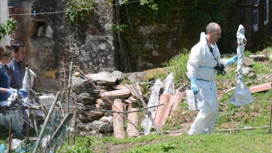 La investigación apunta a que una familiar apuñaló al anciano en Moraña