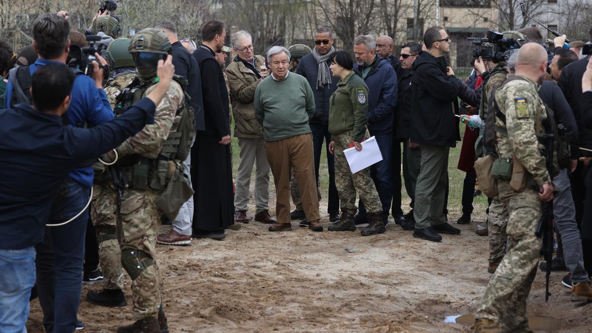 El secretario general de la ONU, António Guterres, en su primera visita a Ucrania.