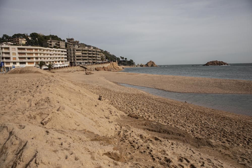 Tossa de Mar intenta recuperar la normalitat després del temporal «Gloria»