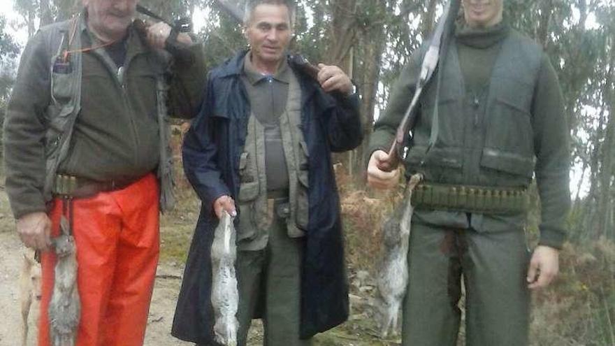 Cazadores de Moaña, con el joven Raúl Couso, de 18 años.