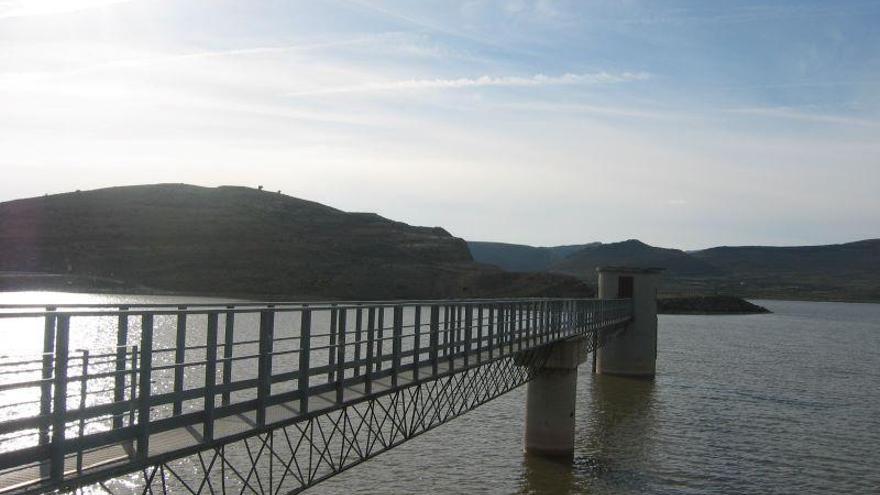 La CHE vuelve a permitir navegar en aguas del embalse de Maidevera