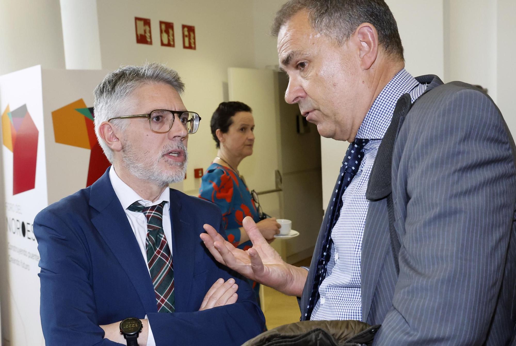El poder político y empresarial se cita en Santiago