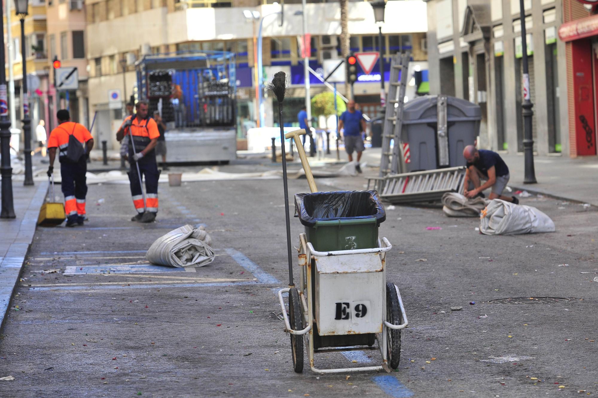 Hogueras, el día después, recogida de racós y barracas