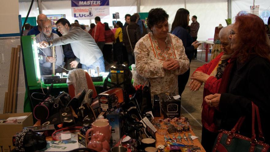 Visitantes, en la Feria del stock del año pasado.