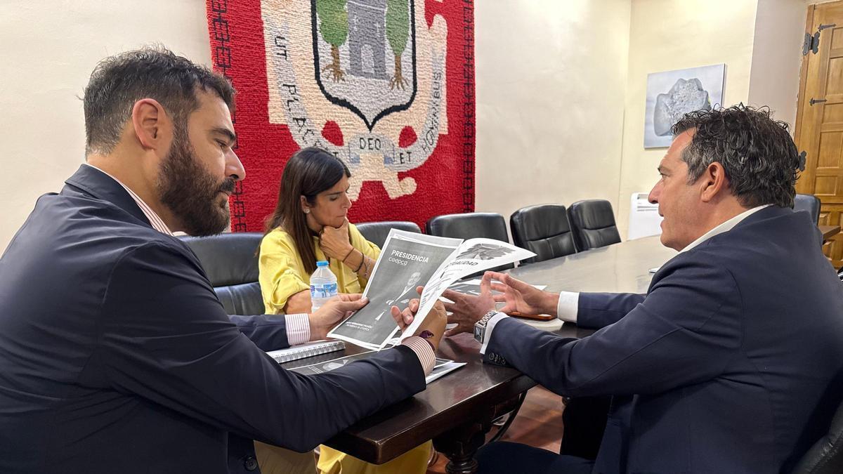 La patronal cacereña propone convertir el aeródromo de Mirabel en un motor de atracción de inversiones para Plasencia.
