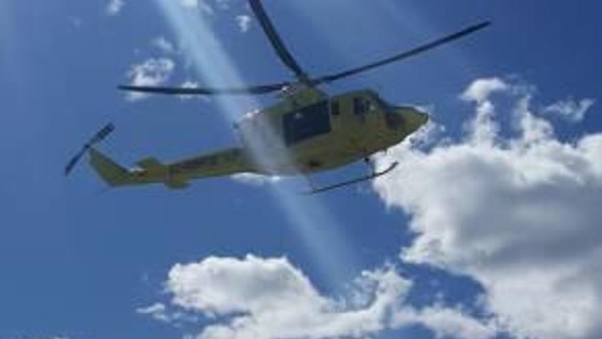 Rescatan a un pescador tras caer por un acantilado  y quedarse colgando en Xàbia