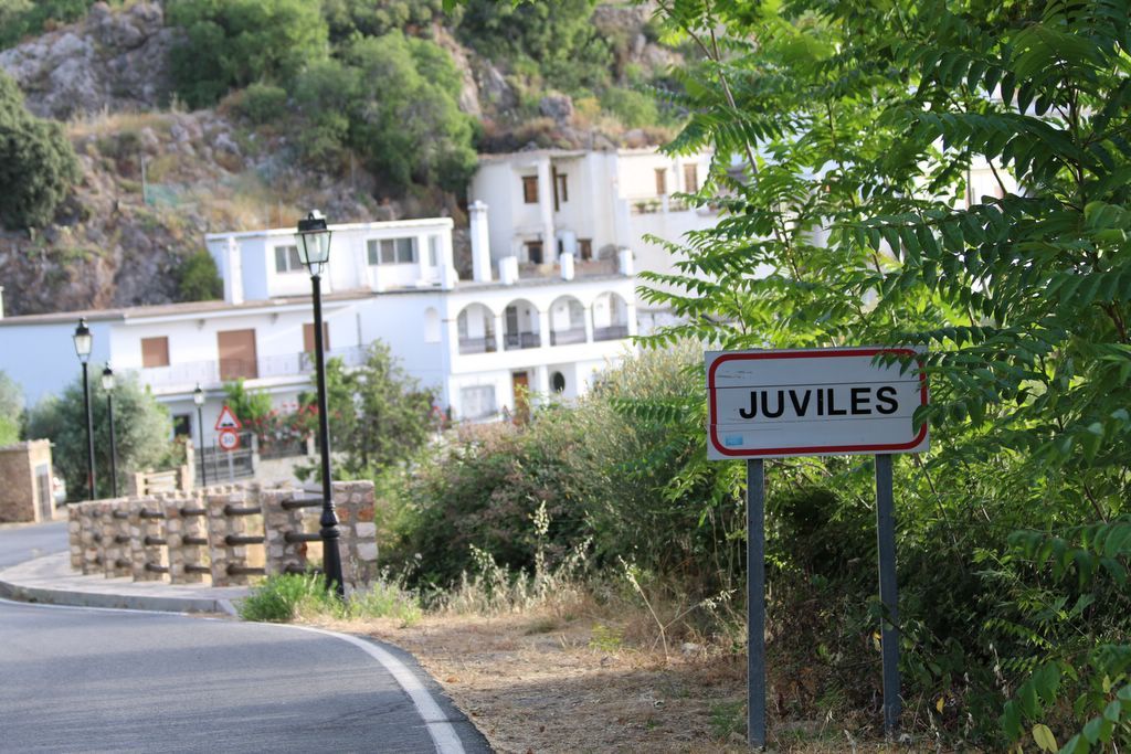 El pueblo más pequeño de Granada es una maravilla natural.