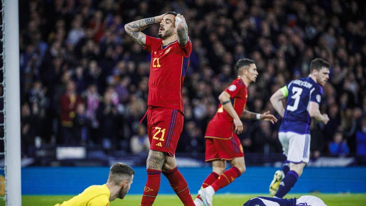 Joselu se lamenta en un momento del Escocia-España.