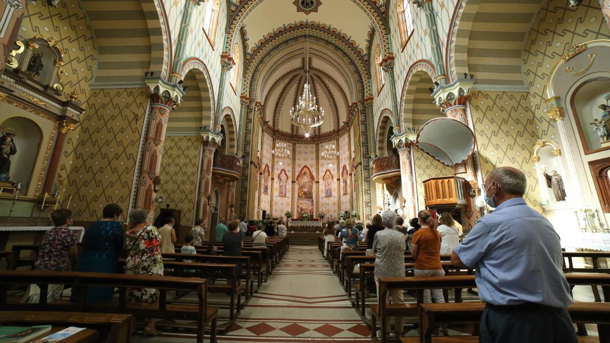 Misa en la Sagrada Familia de Castelló.