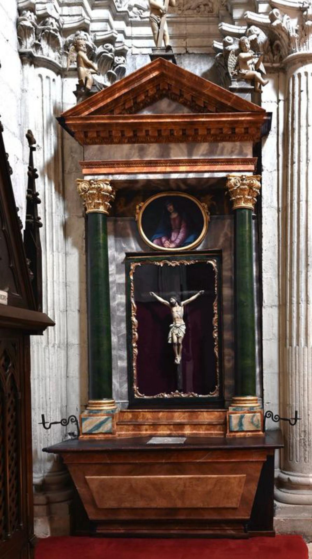 El retablo izquierdo. | IRMA COLLÍN