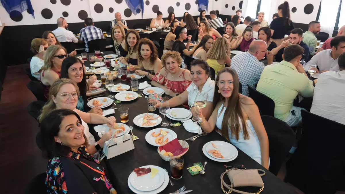 Comer en la feria de San Juan: menús desde 30 euros y casetas rozando el lleno total