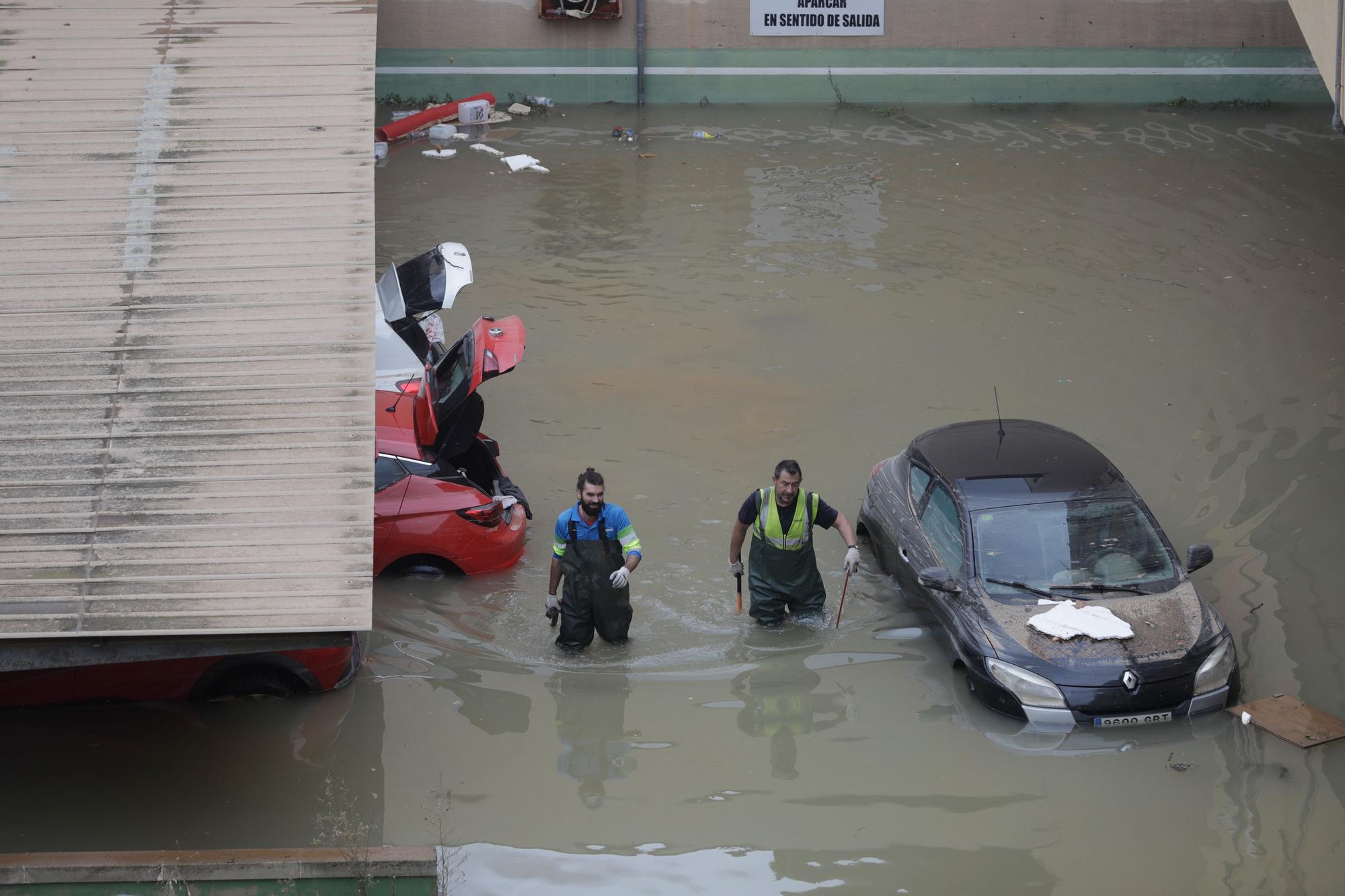 Rohrbruch in Pont d'Inca auf Mallorca setzt Dutzende Autos unter Wasser