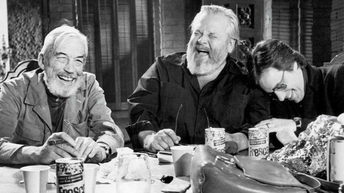 John Huston, Orson Welles y Peter Bogdanovich, en 'Al otro lado del viento'