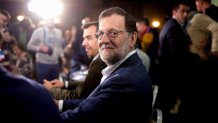 Rajoy, ayer, durante la reunión de la junta directiva del PP de Córdoba. // Efe