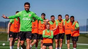 Los jugadores del Girona, durante un entrenamiento