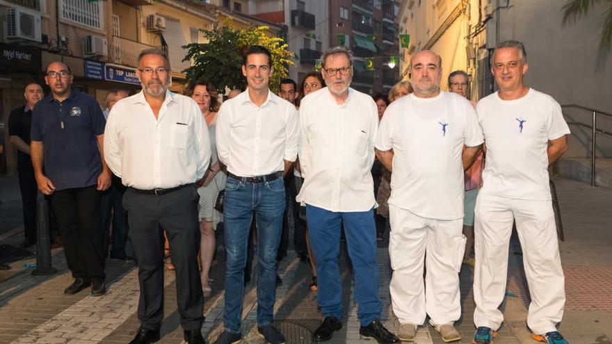 La &quot;passejà&quot; del Cristo rinde homenaje al artista Miquel Navarro