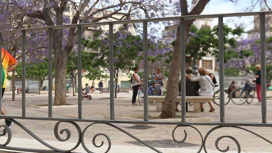 Detenido tras golpear la cabeza de una mujer contra la barandilla de la Merced