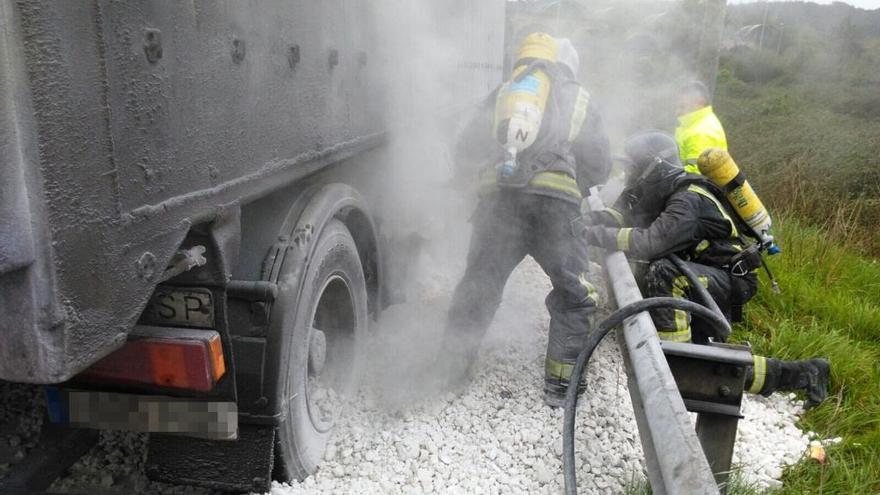 La avería de un camión provoca rentenciones en la autopista &quot;Y&quot;